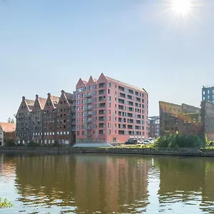 Waterlane Island Pool & Gym Lejlighed